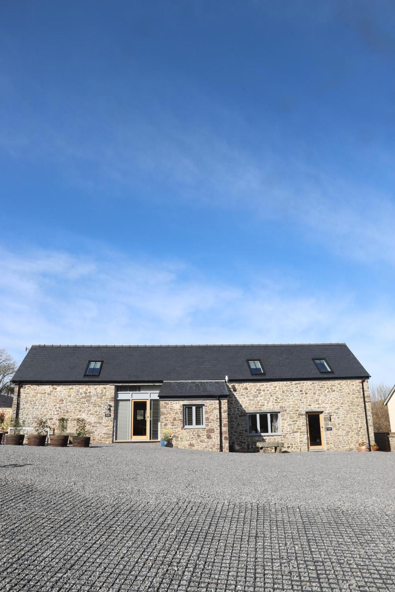 Cowshed In The Black Mountains Abergavenny Exterior foto
